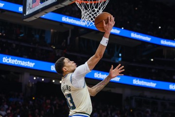 开云体育APP-正负值+33最高！罗林斯14中8拿到24分7板9助 三分9中4